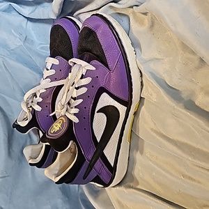 Nike Huarache, 385433-501. Women's size 7 in purple/white/black.